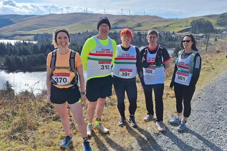 Sarn Helen runners at the 10K
