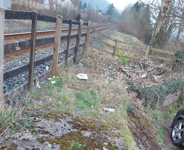 Network Rail apologise after rubbish strewn across Glantywmyn