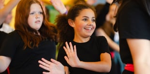 Eisteddfodau’r Urdd yn denu dros 80,000 o gystadleuwyr ifanc