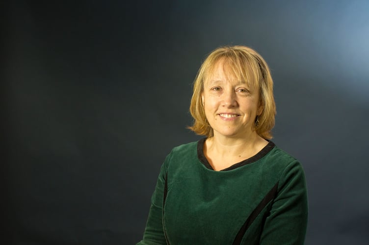Dr Anwen Jones