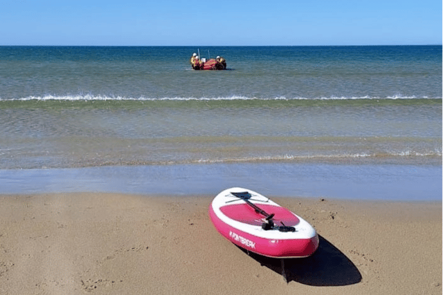 Barmouth RNLI rescues paddleboarder
