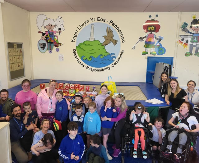 Aberystwyth gym donates more than 150 eggs to Ysgol Llwyn yr Eos