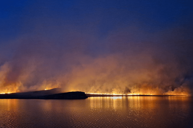Dafydd Rhyd Syfydrin from Pontrhydfendigaid took this photograph and some videos of the fire near him