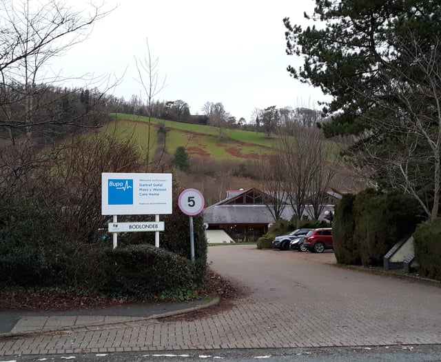 Day care centres 'could have fully re-opened'