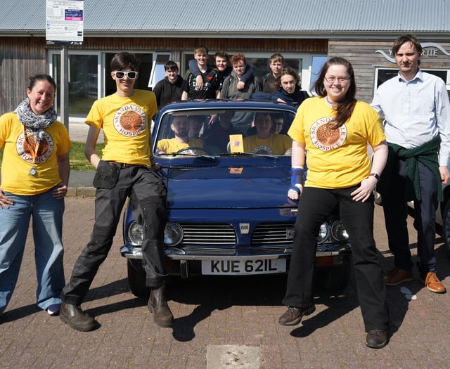 Students restore classic car in support of Skanda Vale Hospice