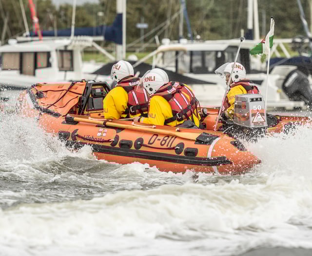 Pwllheli's Mayday Yellow Welly Parade