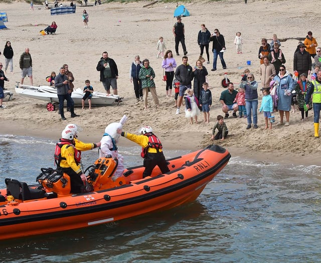 Dramatic Easter Bunny 'rescue' raises money for RNLI