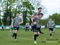 Street shake up title race with big win