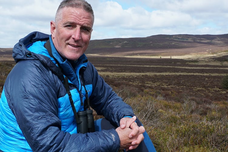 Y naturiaethwr Iolo Williams