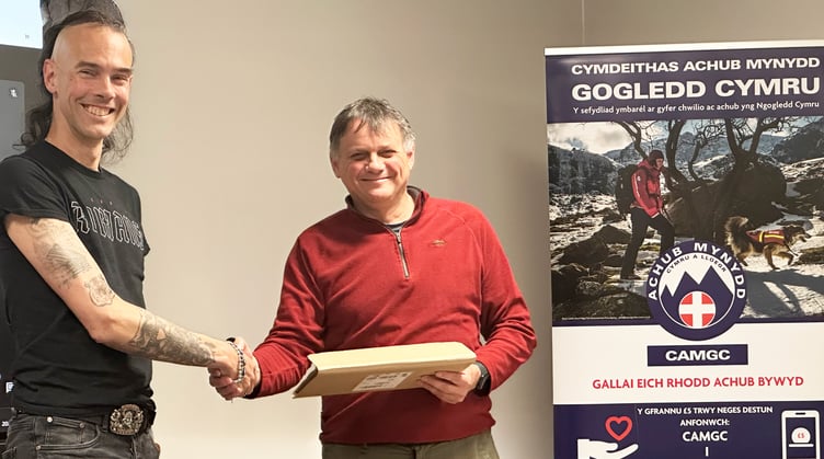 Outgoing chair Tim Radford (right) and incoming chair Andy Harbach Photo: Mike Jones, NWMRA