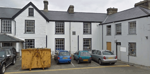 Ffestiniog's Y Pengwern in UK's top 10 friendliest pubs