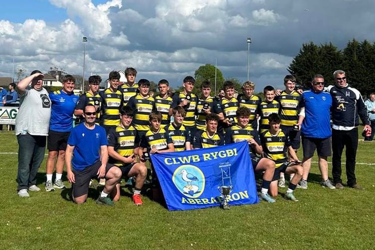 Aberaeron Under 15s with the Pembrokeshire Cup