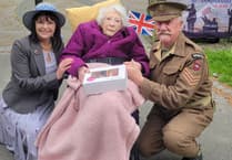 Mid Wales shopkeeper hosts picnic to mark VE Day