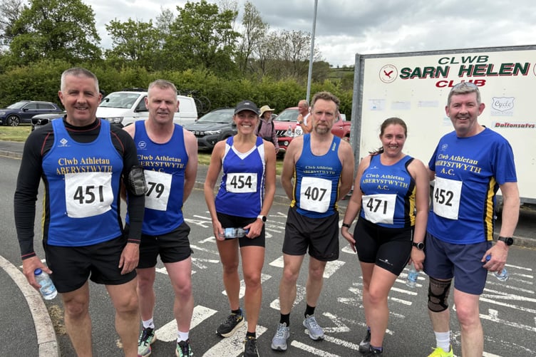 Aber runners at the Dyffryn Cledlyn five-mile race