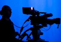 S4C yn buddsoddi mewn talent chwaraeon a newyddiadurol i ddenu wynebau newydd