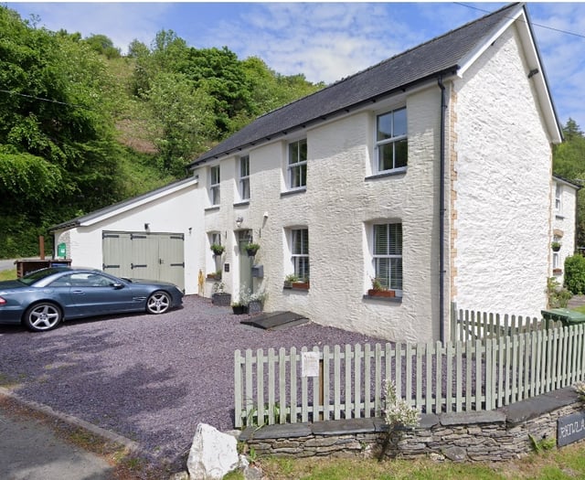 Land at former shop to be struck off common register