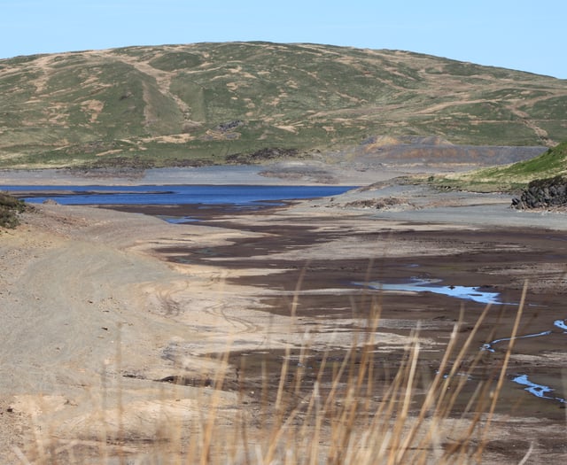 Warning over water usage as dry spell continues