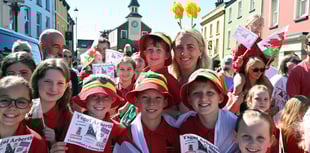 Thousands join National Eisteddfod Proclamation parade in Narberth