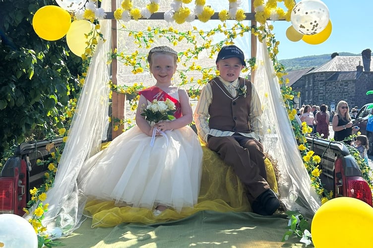 Dolgellau Carnival Rosebud, Erin Roberts, and Little Idris, Hefin Vince-Evans