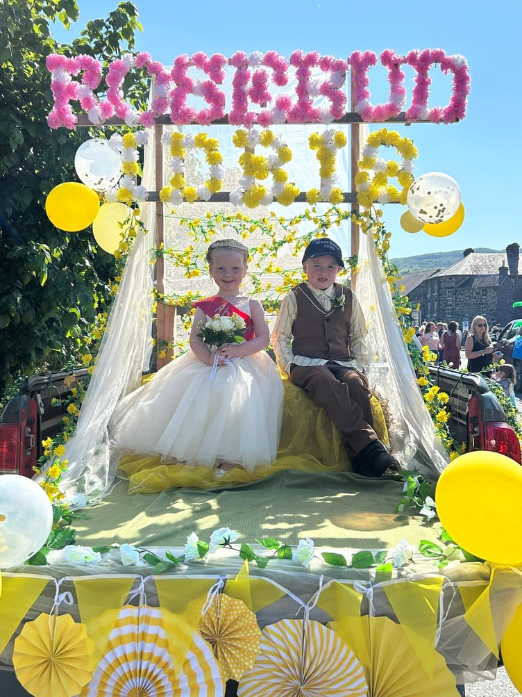 Dolgellau Carnival Rosebud, Erin Roberts, and Little Idris, Hefin Vince-Evans