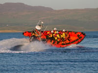 Criccieth RNLI rescues paddle-boarders adrift