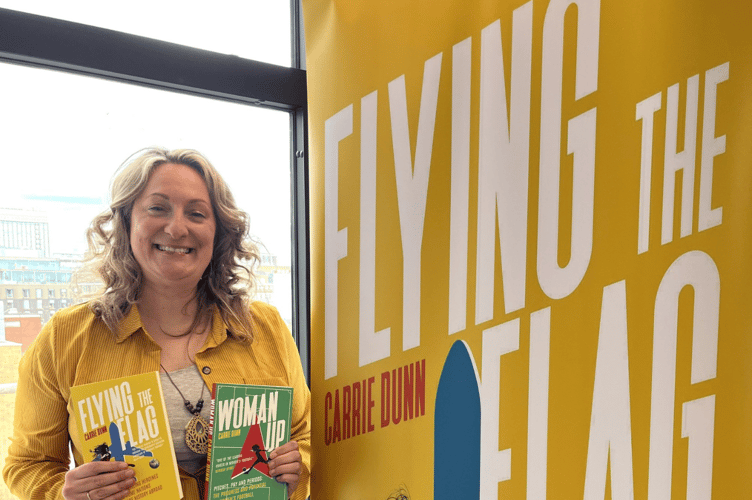 Llwyngwril writer Carrie Dunn