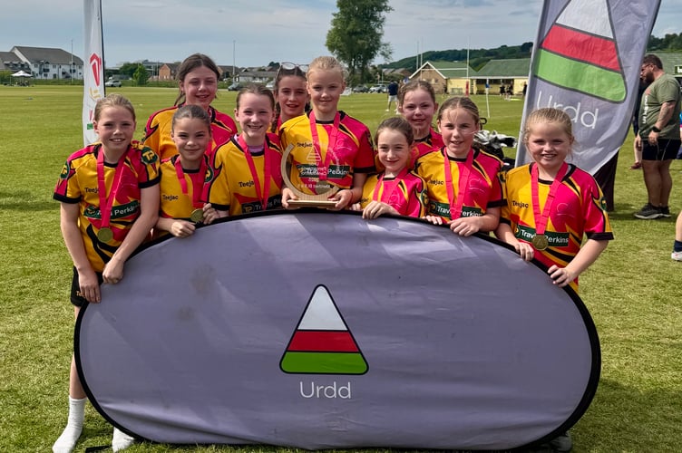 Ysgol Godre'r Berwyn Bala girls rugby team