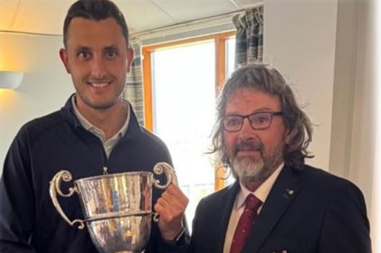 Chris Upson (left), winner of the Wright Cup with Dave Williams, men's captain