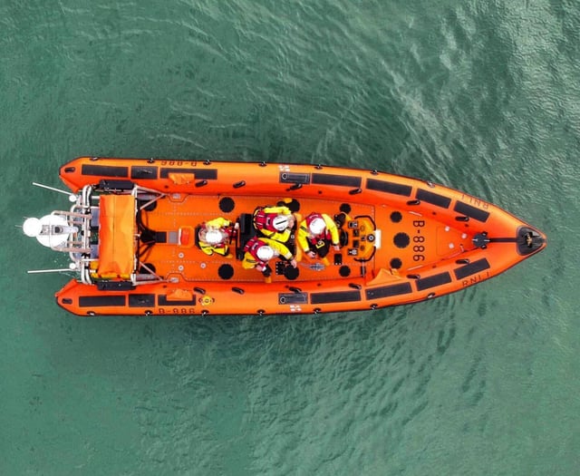 Abersoch RNLI rescues adrift yacht