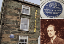 Society honour poet with Barmouth blue plaque