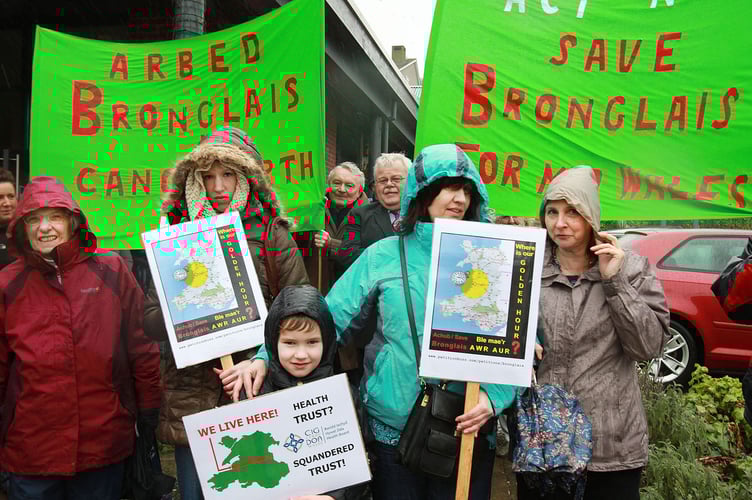 Bronglais Hospital Protest outside the Morlan centre. APJ10302 Pic 1, 1-3-12 Ref Antony, Photo Arvid Parry Jones. 
