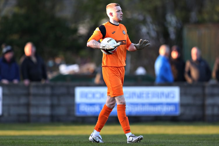 PORTHMADOG, GWYNEDD, WALES - 19th APRIL 2024 - Porthmadog's Oliver Farebrother during CPD Porthmadog vs Holywell Town FC in round 30 of the JD Cymru North at Y Traeth, Porthmadog (Pic by Sam Eaden/FAW)