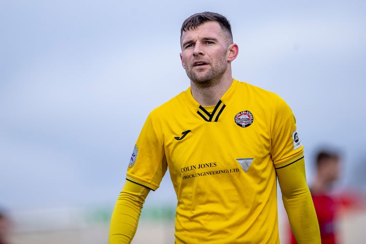 PRESTATYN, WALES - 13TH JANUARY 2024: Porthmadog's Danny Brookwell at the JD Cymru North fixture between Prestatyn Town and Porthmadog at Bastion Gardens, Prestatyn. 13th of January, Prestatyn, Wales (Pic by Nik Mesney/FAW)