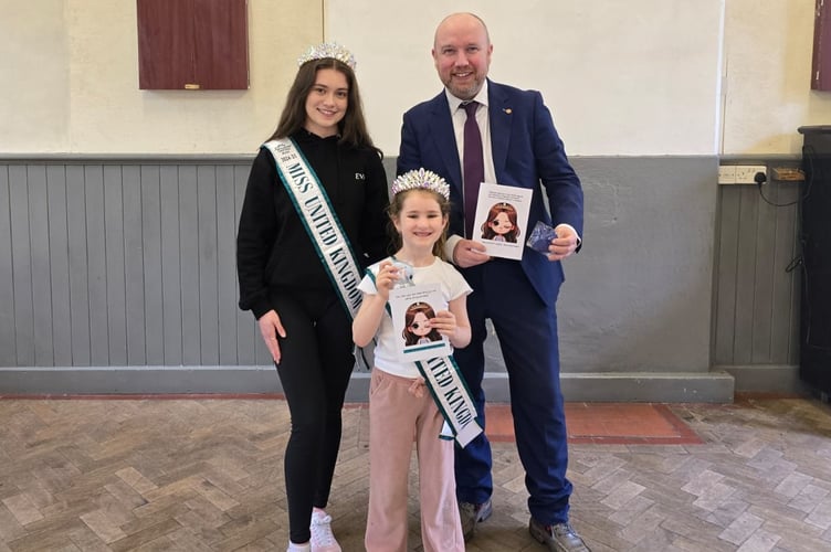 Mabon ap Gwynfor MS with Eva Jones and Everleigh Orritt