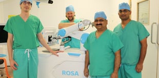 Ysbyty Gwynedd's robotic knee innovation