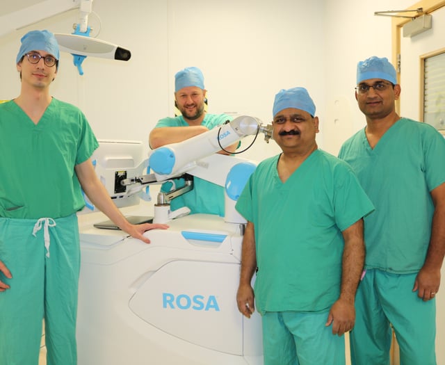 Ysbyty Gwynedd's robotic knee innovation