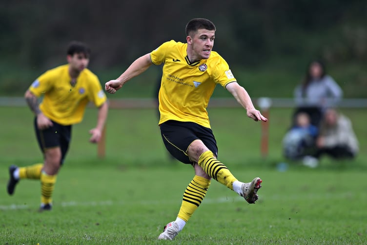 CAIA PARK, WREXHAM, WALES - 21st SEPTEMBER 2024 - Porthmadog's Tom Hilditch scores a penalty during FC Queens Park vs CPD Porthmadog in Round 1 of the FAW Welsh Cup at the Dunks, Caia Park, Wrexham (Pic by Sam Eaden/FAW)