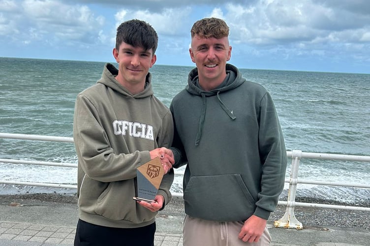Steffan presents the Jeff Saycell award to Jamie Jones