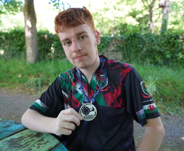 Blaenau student represents Wales in pool