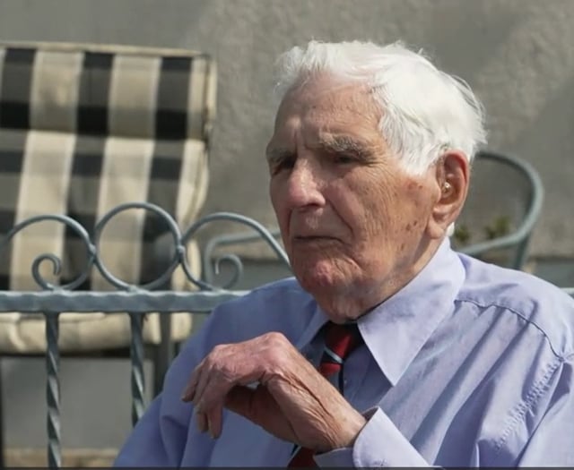 Ceredigion war veteran gets flypast to celebrate his 103rd birthday