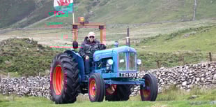 Dolgellau tractor run raises £650