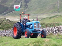 Dolgellau tractor run raises £650