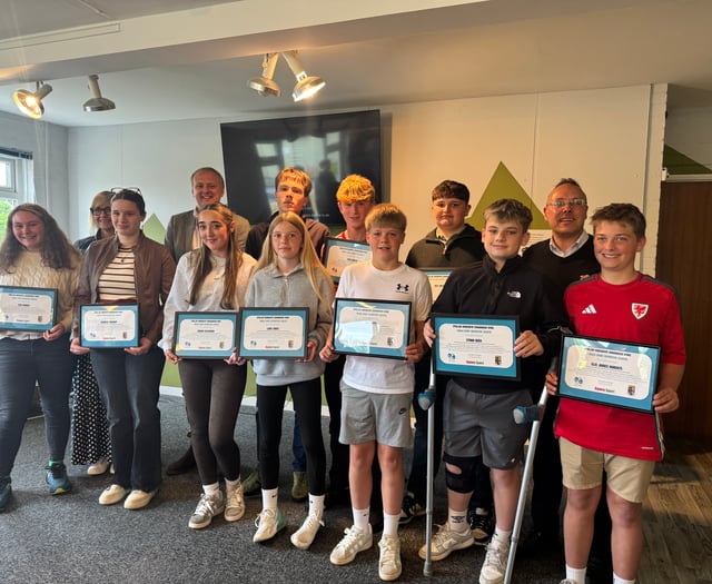 Young reporters receive awards for Welsh language commentary