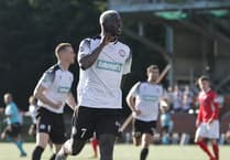 Mendes to stay with Bala Town for another season