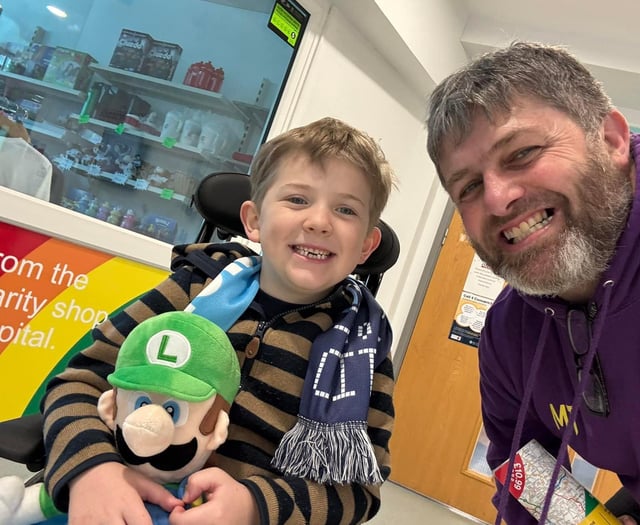 Coach's charity walk for Noah's Ark