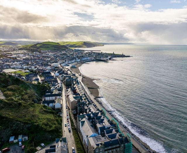 Ceredigion businesses urged to apply for grants