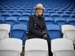 Cerys Matthews yn cefnogi Cymru yn Lucerne