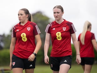 Welsh clubs unite on Coronation Street during Wales' Euro debut