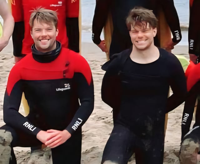 RNLI lifeguarding brothers rescue man in upturned kayak