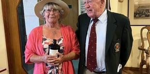 Borth golf club raises £1,200 for charity